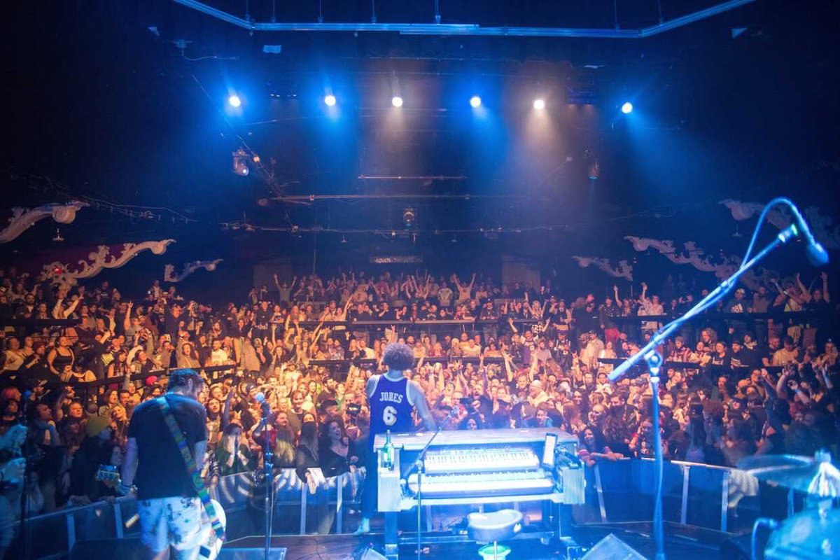 andyfrasco's tweet photo. Buffalo never disappoints 💜 https://t.co/bDwfrIxNie
