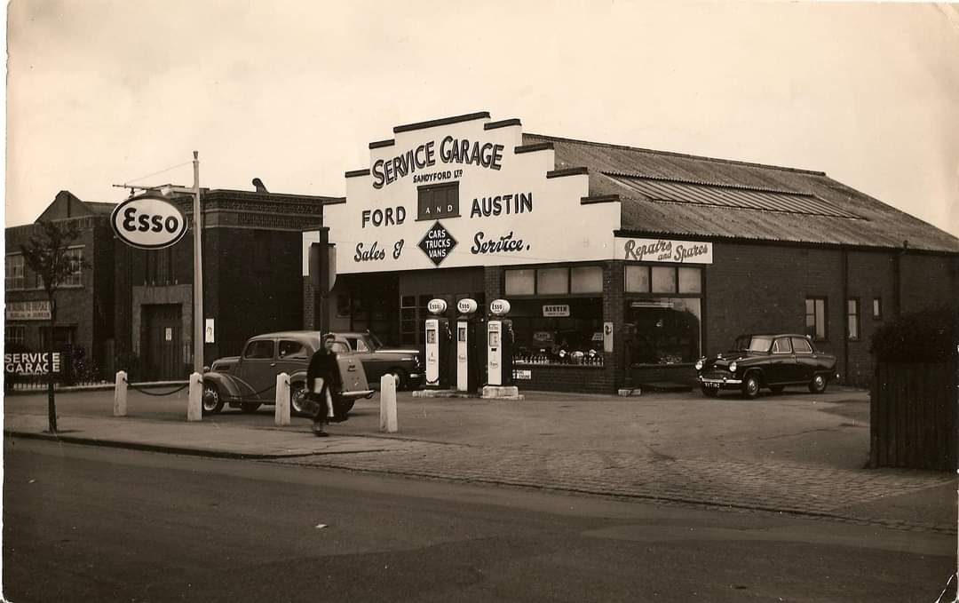 The old Sandyford Service Station 1960s, now a motorbike shop. Copyright Lynn Melnyk