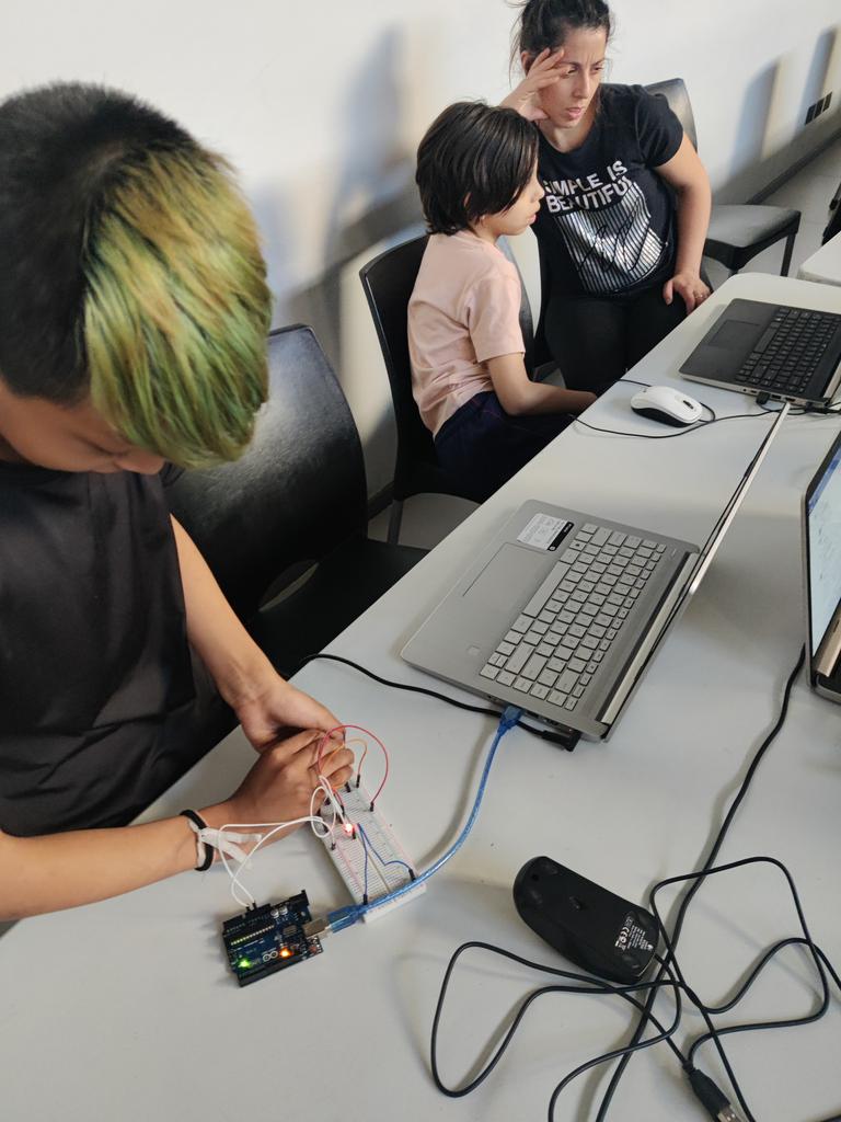 JavierMarsicano's tweet photo. This year one of my dreams became true: Use the skills and gifts for outreach. In August I joined the first Robotics School of Buenos Aires in Center Baptist Church and I had the privilege to teach Robotics Fundamentals for children w different social conflicts #outreach #arduino https://t.co/80XIh9UCmD