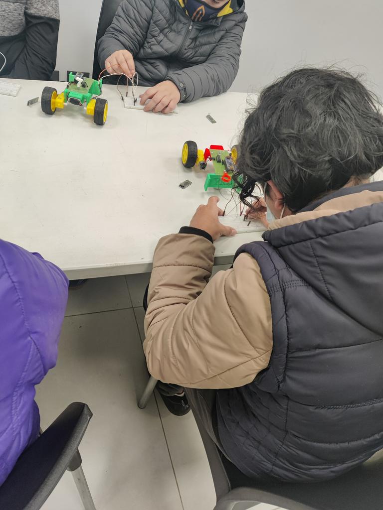 JavierMarsicano's tweet photo. This year one of my dreams became true: Use the skills and gifts for outreach. In August I joined the first Robotics School of Buenos Aires in Center Baptist Church and I had the privilege to teach Robotics Fundamentals for children w different social conflicts #outreach #arduino https://t.co/80XIh9UCmD