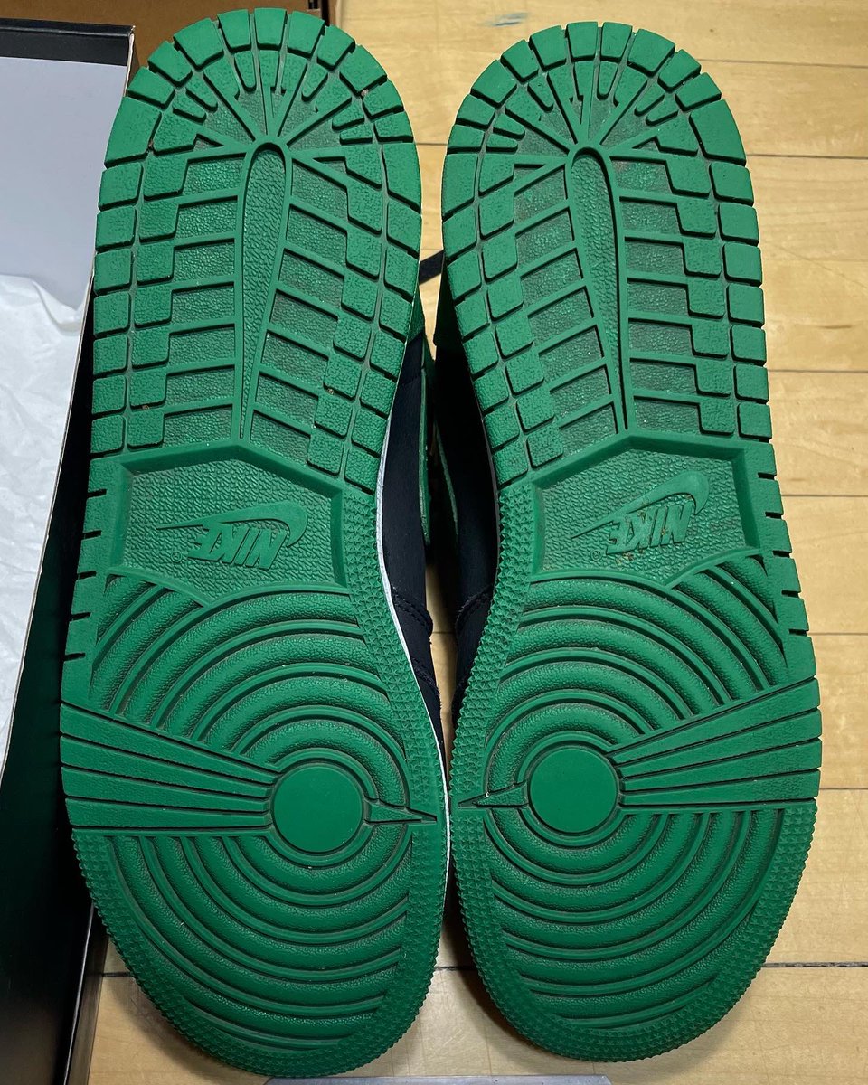 hellosneakerss's tweet photo. @SellKicksSunday @JessicaGourdine https://t.co/vw1IMYZMQk