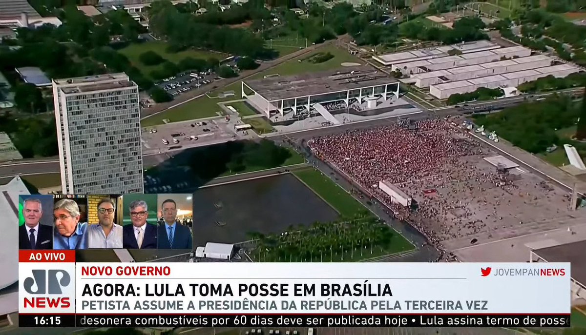 juliovschneider's tweet photo. Tirando quem foi pago, não tem 100 pessoas! https://t.co/x8Ctl7uDIP