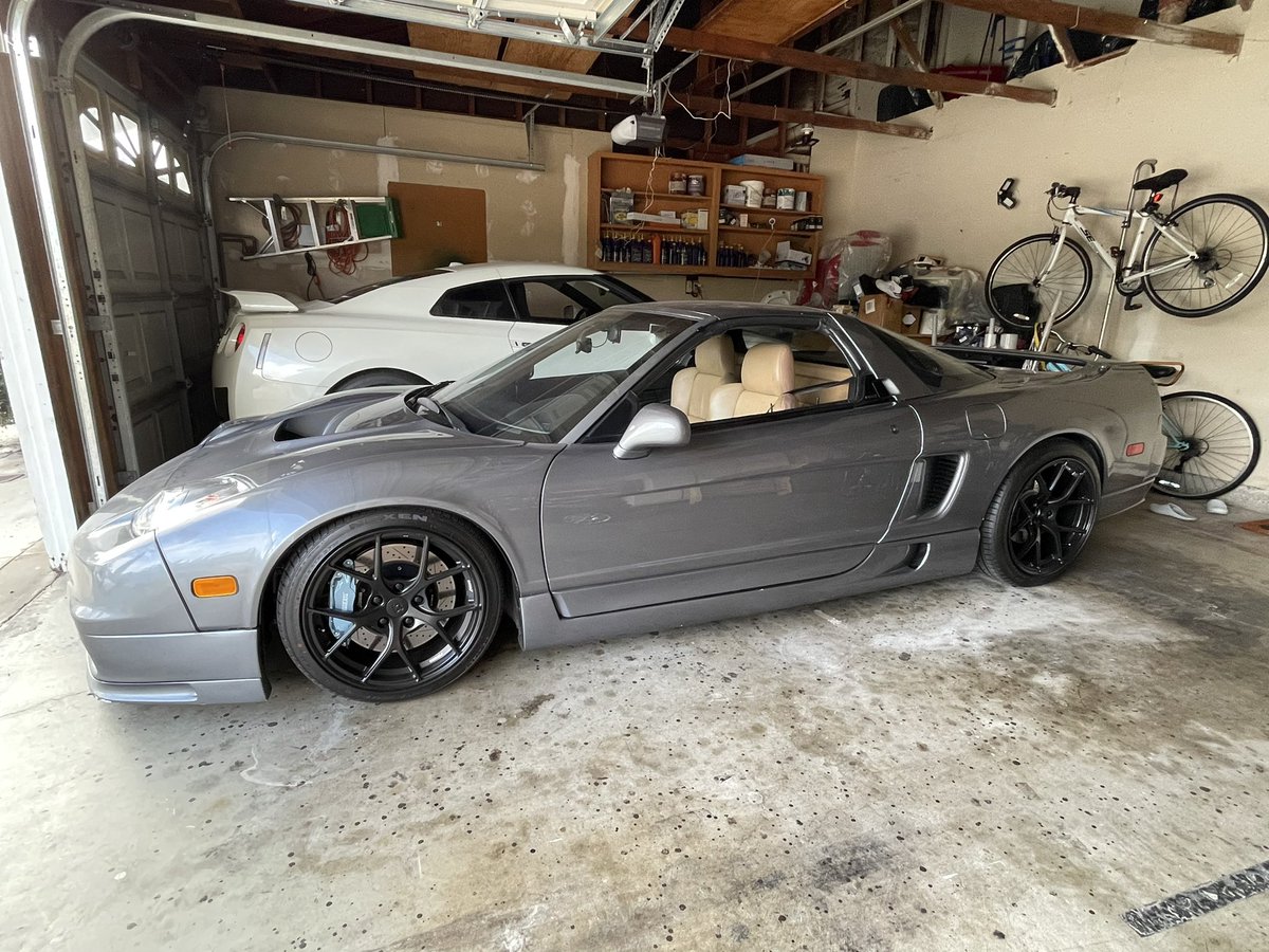 RikDaddy's tweet photo. Skyler wanted to go for a ride in the NSX today so we took a spin around the block. @Acura #NSXLife https://t.co/AFxdgvf2KL