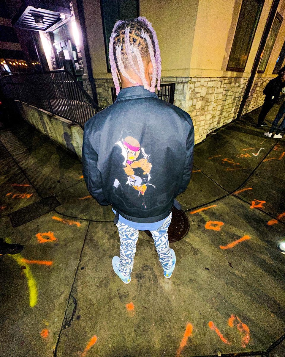 _pjtheking's tweet image. Chanel Pearl$ on My Neck Baby I Can’t  Catch No Feeling$ #EatOrGetAte