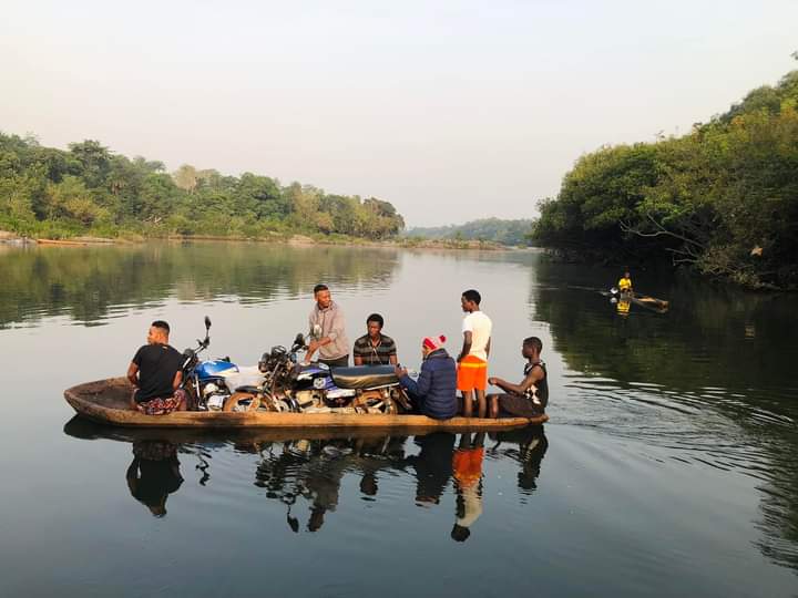 EastwoodSchwarb's tweet photo. Happy new year lovelies, wishing you all a 2023 beyond from my beautiful ancestral village witnessing and documenting the beauty of our culture and traditions. From God To Man ๐ฅ work in progress. Bammy Boy write up.
#reciprocityproject
#FromGodToMan
#indeginousfilm
#LimbaPepul https://t.co/JLqeJKhvFD