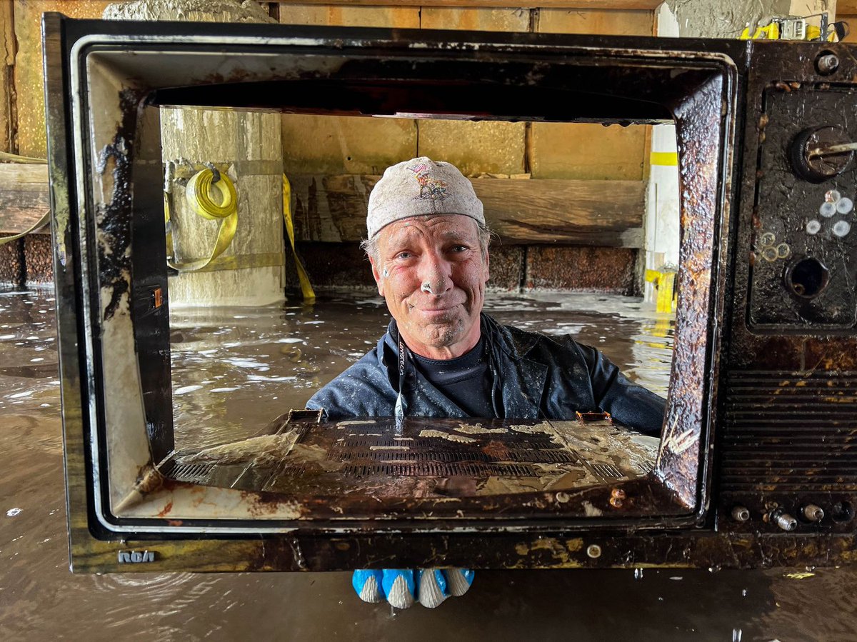 The Real Mike Rowe tweet media