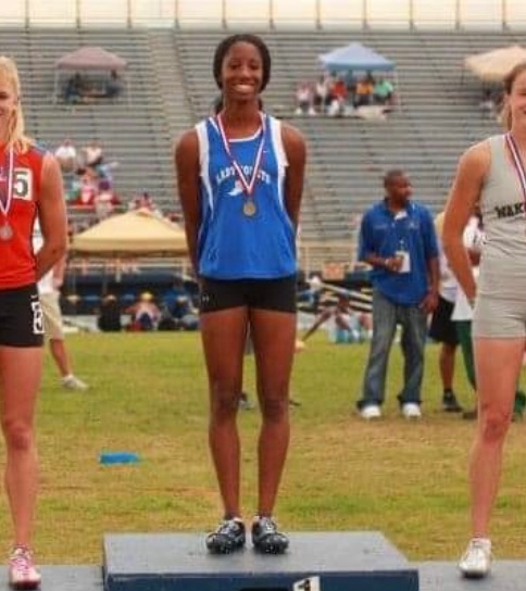 NCHSTrackField1's tweet photo. We are honored to induct former Clayton High star hurdler Keni Harrison into the NC HS T&amp;F/XC Hall of Fame
*Olympic &amp; World Championship medalist, NCAA champ (Kentucky), national high school champ &amp; multi-time All-American in college &amp; high school
@NCRunners @NCHSAA @JDLFastTrack https://t.co/Sznu0SLS7y