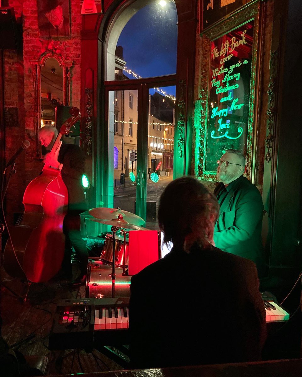 cake_dame's tweet photo. Trip to Kilkenny this evening .
Bite to eat #Calamari
A wee tipple #Non-Alcoholic Rhubarb Sour.
Jazz Music #TheLeftBank https://t.co/VtmAEG4ZnQ
