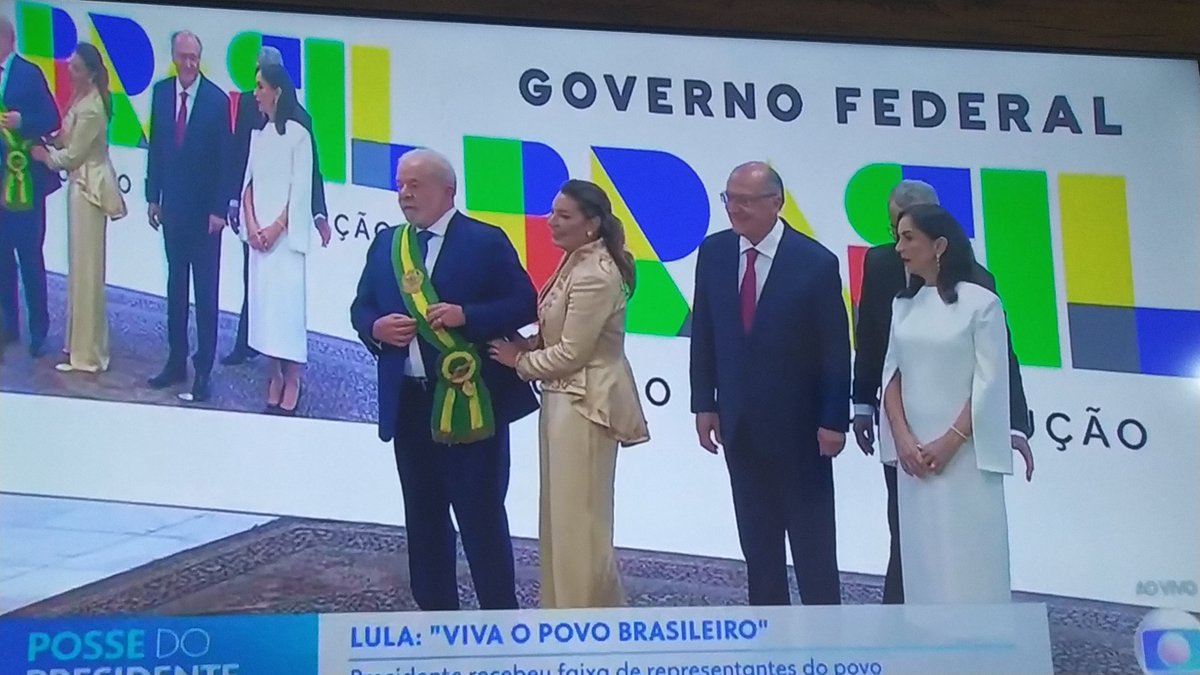 AzsRegislane's tweet photo. @BolsonaroSP O Brasil volta a ser Verde e Amarelo para todos e não apenas para poucos... Hoje sinto vontade e orgulho da nossa bandeira e tbm do nosso País 😍🇧🇷🇧🇷🇧🇷🇧🇷 https://t.co/fTQz1s00Gr