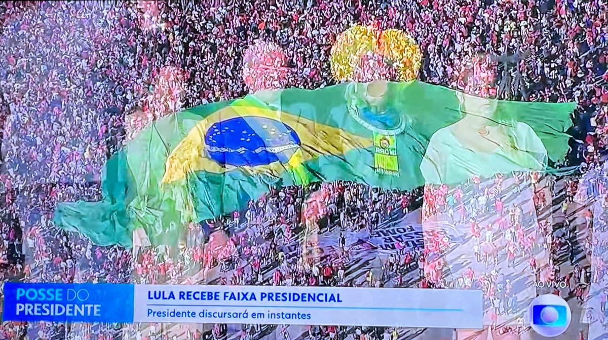 AKatymar's tweet photo. Quem vai ter história pra contar 🙋🏻‍♀️#momentohistorico #quesabor #quemomento #LulaEoBrasilSubindoARampa https://t.co/oQTloAjTc6