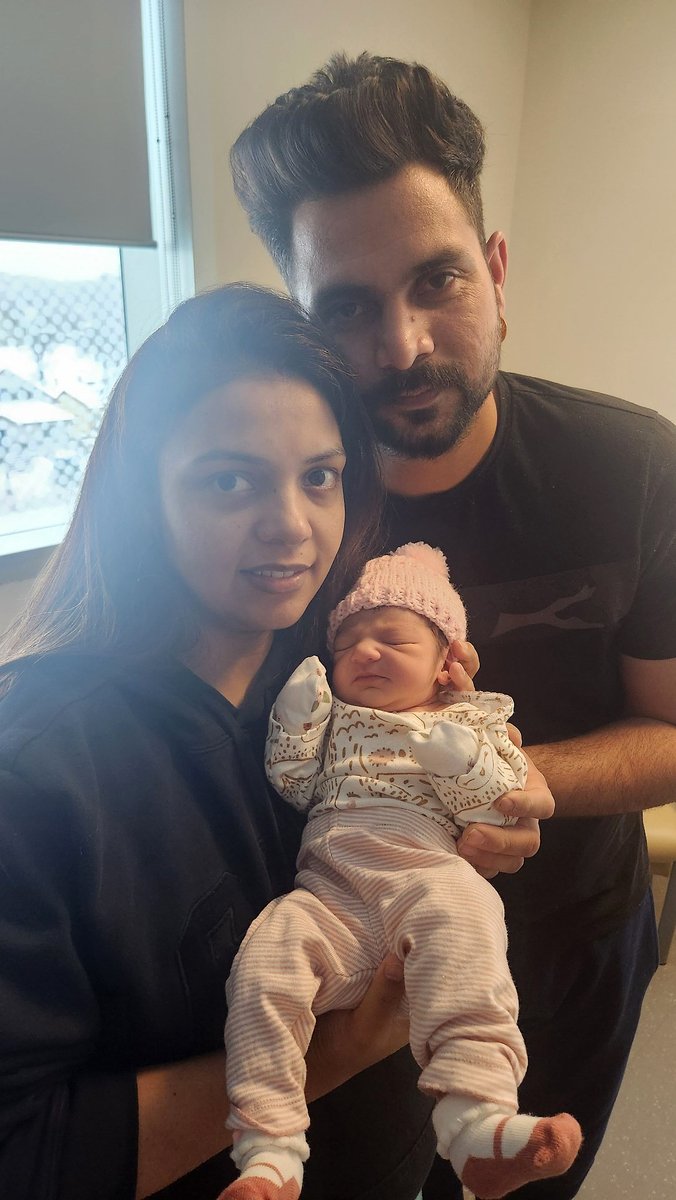 hsc_winnipeg's tweet photo. Happy New Year and welcome to the world, Ibadat Kaur Samra! Ibadat is the first baby born in #Winnipeg in 2023 at 12:11 a.m. @hsc_winnipeg Women’s. The six-pound, eight-ounce newborn is the daughter of proud parents, Gurpreet Dhaliwal and Jaskiran Samra. Congratulations!💚 https://t.co/KpNlW3toHW