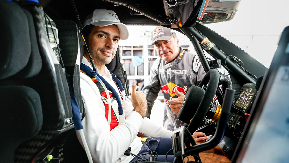 [閒聊] Sainz 去沙烏地探班老爸跑Dakar