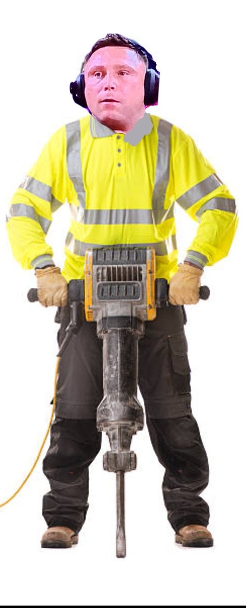 When you've got the darts at 8 but theres big jobs on at 9 😀😀 #WorldDartsChampionship