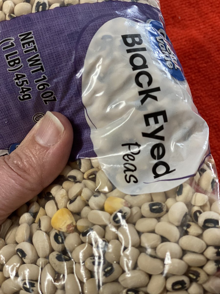 LoriAnneLockets's tweet photo. @Walmart … two of these things are not like the other… 👀 #ITSCORN!! #HappyNewYear2023 #blackeyedpeas https://t.co/EVajEQZ0ds