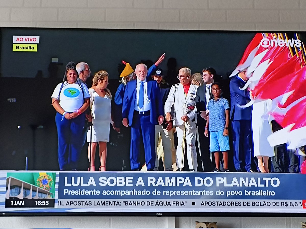 AdrianoFaria3's tweet photo. @DanVitorPH Só não vou rir, pois são pessoas que precisam de ajuda... Mas é cômico.
Teve posso e foi LINDA! https://t.co/SAYyGSSbYt