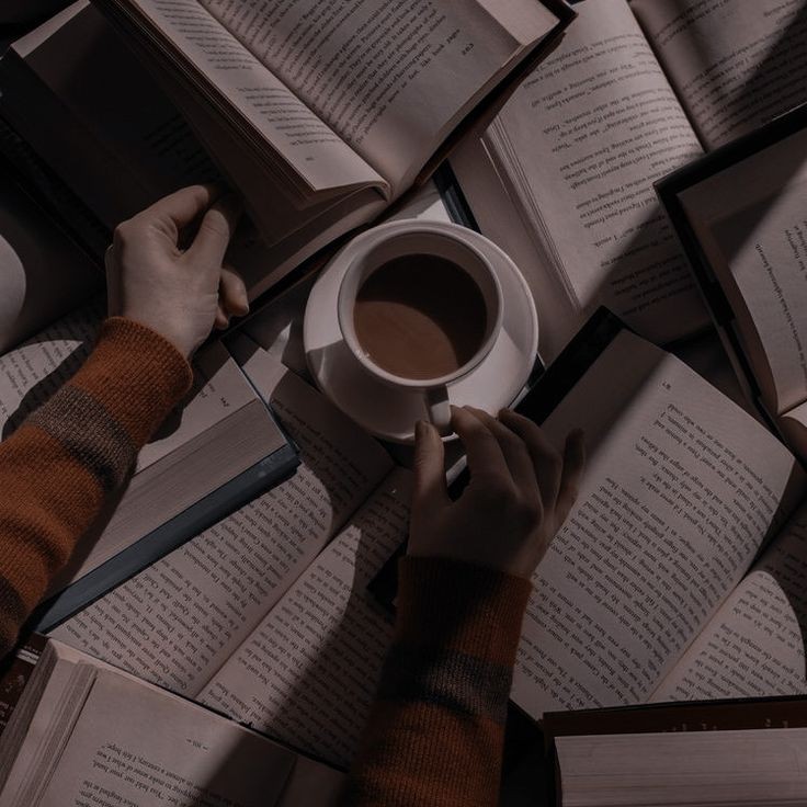 ⁂ 𝙻𝚒𝚟𝚛𝚘𝚜 𝙻𝚒𝚍𝚘𝚜 𝚎𝚖 2023 ⁂

                — 𝚊 𝚝𝚑𝚛𝚎𝚊𝚍

𝐿𝑒𝑟 𝑒́ 𝑎 𝑚𝑖𝑛ℎ𝑎 𝑒𝑠𝑡𝑟𝑎𝑡𝑒́𝑔𝑖𝑎 𝑑𝑒 𝑓𝑢𝑔𝑎. 𝑂 𝑚𝑢𝑛𝑑𝑜 𝑑𝑜𝑠 𝑙𝑖𝑣𝑟𝑜𝑠 𝑒́ 𝑚𝑢𝑖𝑡𝑜 𝑚𝑒𝑙ℎ𝑜𝑟 𝑑𝑜 𝑞𝑢𝑒 𝑒𝑠𝑠𝑒, 𝑛𝑜 𝑞𝑢𝑎𝑙 𝑣𝑖𝑣𝑒𝑚𝑜𝑠.