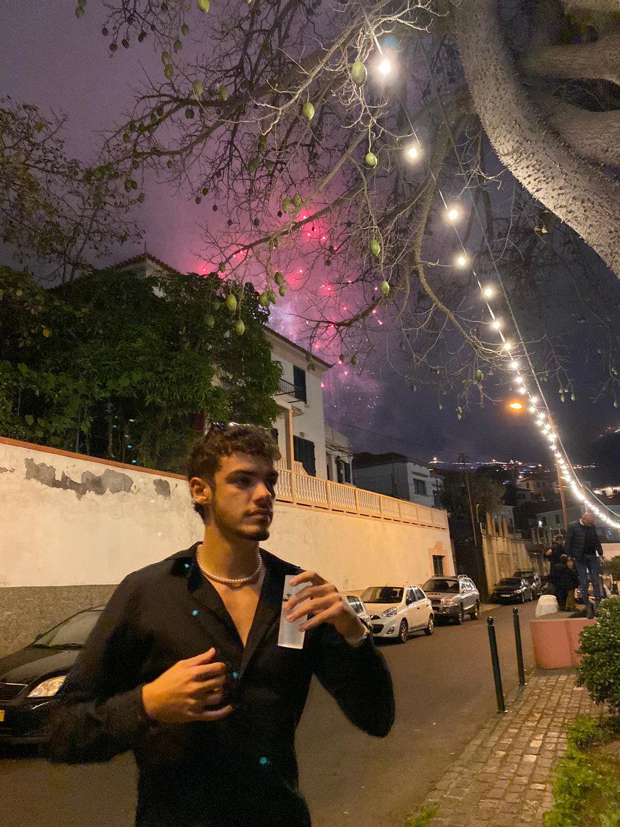 Alex_teixeirinh's tweet photo. Feliz ano novo família https://t.co/2tUaoQWSvl