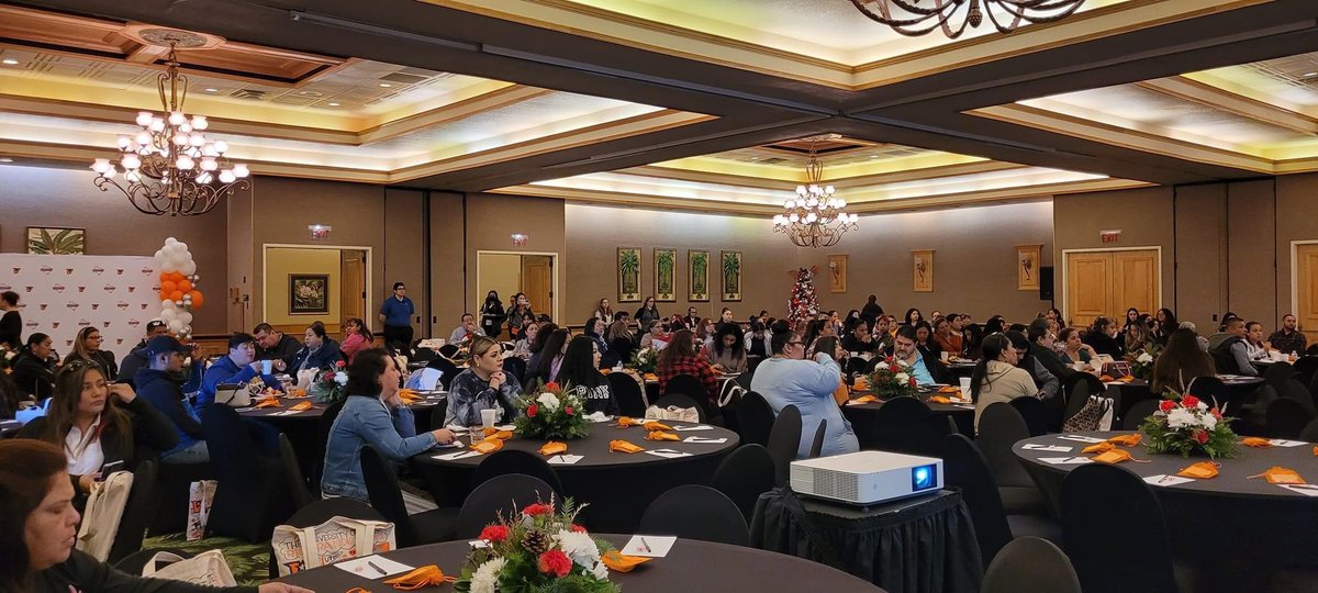 An amazing start to our Lower Valley Parent Conference: On To College for our Brownsville GEAR UP schools!! 👩‍🎓#gearupworks #parents #collegebound #seniors2023 🧡