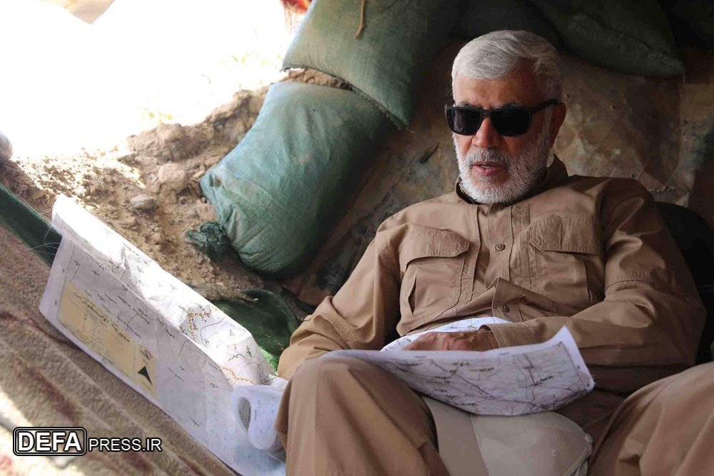 جمال جعفر محمد علی آل ابراهیم، مشهور به ابومهدی المهندس، (۱۳۳۳-۱۳۹۸ش) جانشین فرمانده حشد شعبی عراق بود. از پایه‌گذاران کَتائب حزب‌الله عراق و حشد الشعبی بوده است. او در ۱۳ دی ۱۳۹۸ش در پی حمله نیروهای تروریستی آمریکایی، در نزدیکی فرودگاه بغداد به همراه #قاسم_سليماني به شهادت رسید.