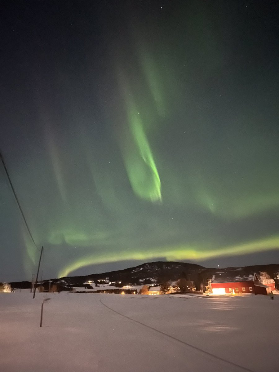 Dårlig vær gjorde det vanskelig å se nyttårsrakettene i går kveld. Men hva gjør vel det når vi får nordlys i kveld🤩