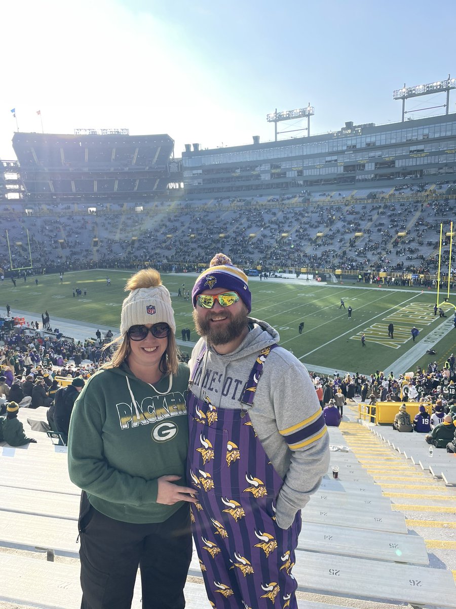 Heck of a pick for his fiancé. Awful pick for his football team. Go Pack Go! #getloudlambeau #housedivided