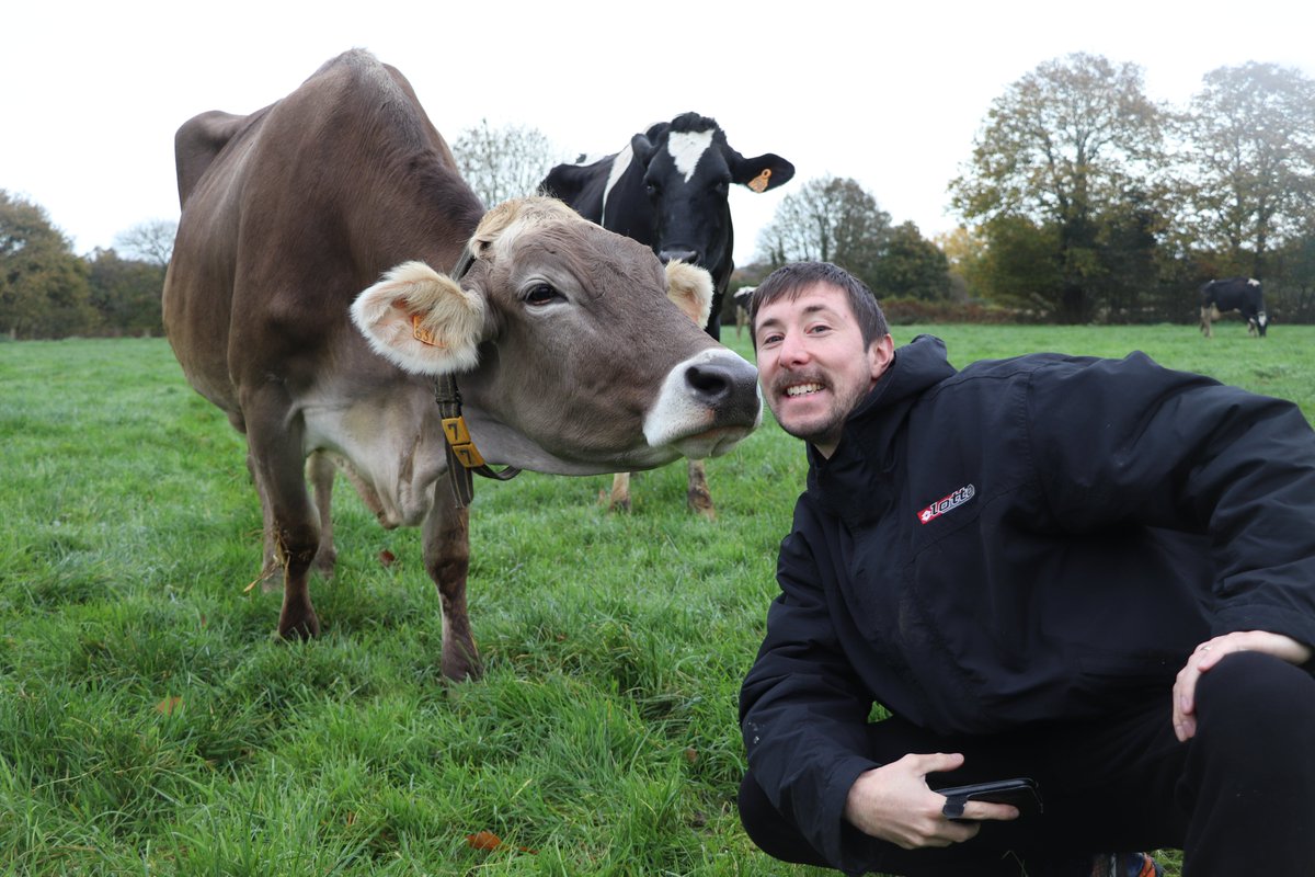 Belle et heureuse année 2023 à vous et vos proches. J'espère que ce nouveau cru sera... vachement bon.🐮😁🐮