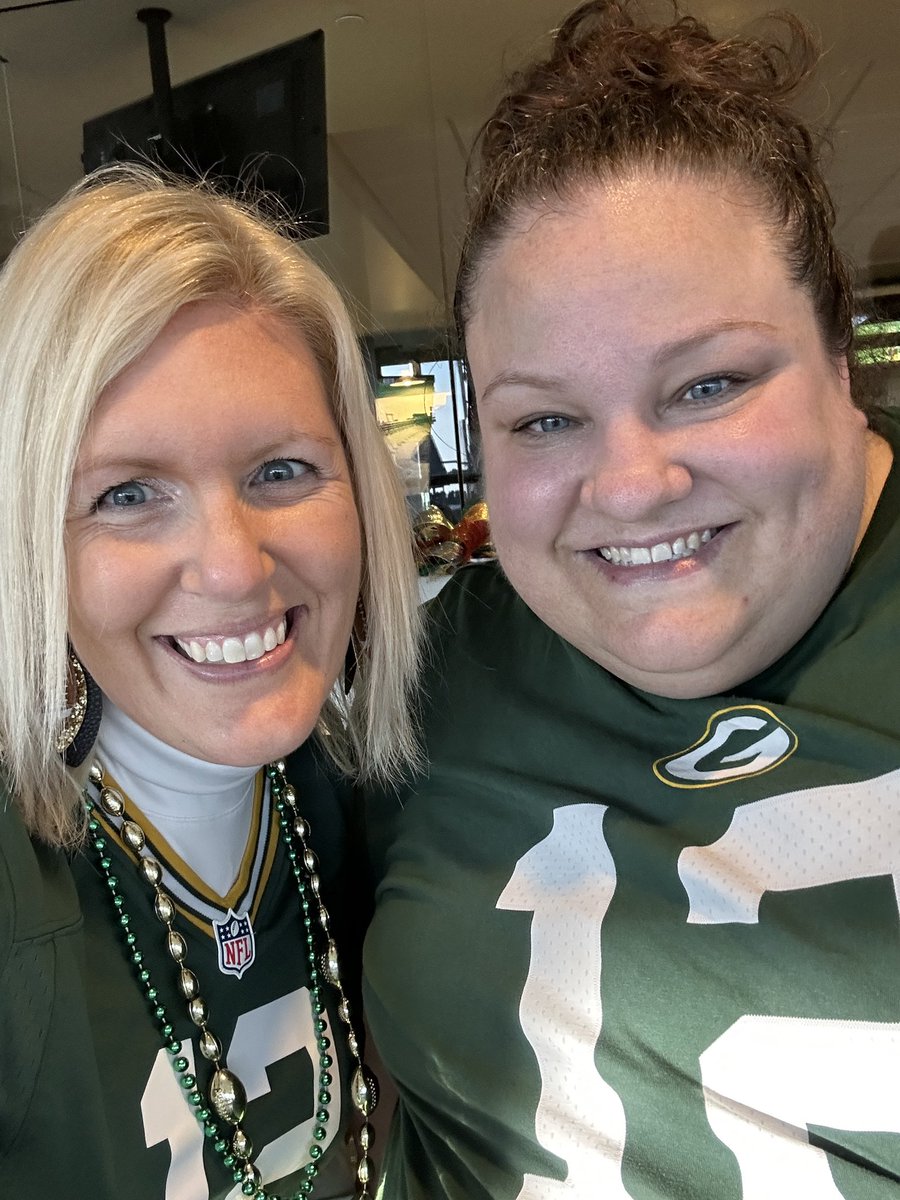 sandyshultz's tweet photo. Go Pack Go!! 💚💛🏈💛💚 #GetLoudLambeau https://t.co/H73zInfvhw