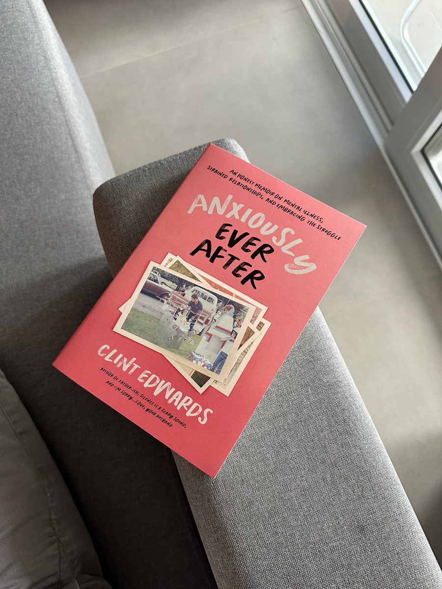 MarcioChanYu's tweet photo. Your book has finally made its way to Brazil @byclintedwards! Can’t wait to dig in! https://t.co/5monMgeAwo