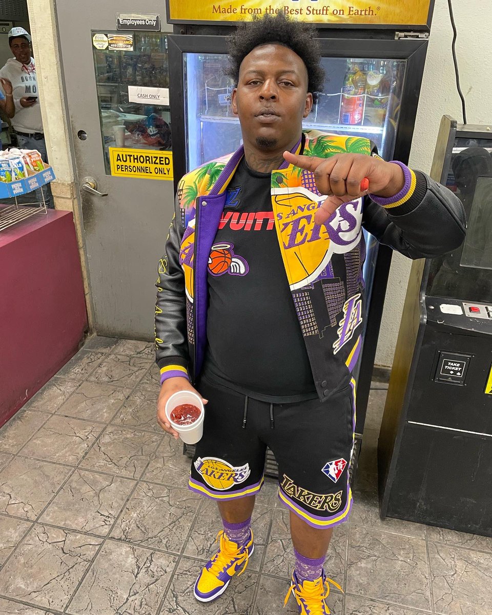 tkcuzz's tweet photo. Yโall Just Started Being Outside I Already Seen It All I Can Damn Near Tell You What You Headed Too ๐ค๐พ๐๐๐ฆ
#LongLivePluto #PlutoLiving4L #LongLiveBubba #BubbaWorld4L # LongLiveAuntRetha #FreeDemBoyz #LongLiveTheGuyz ps: Happy New Years mfโs https://t.co/q487EcnPMJ