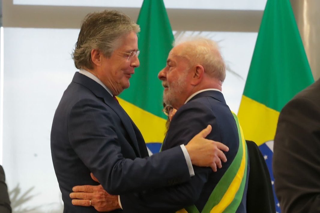 LassoGuillermo's tweet photo. Saludamos con el presidente @LulaOficial. Fortalecer las relaciones con la República de Brasil, en beneficio de ambas naciones, es un objetivo que compartimos. Éxitos en su mandato Presidente. https://t.co/xiavwgFC2W