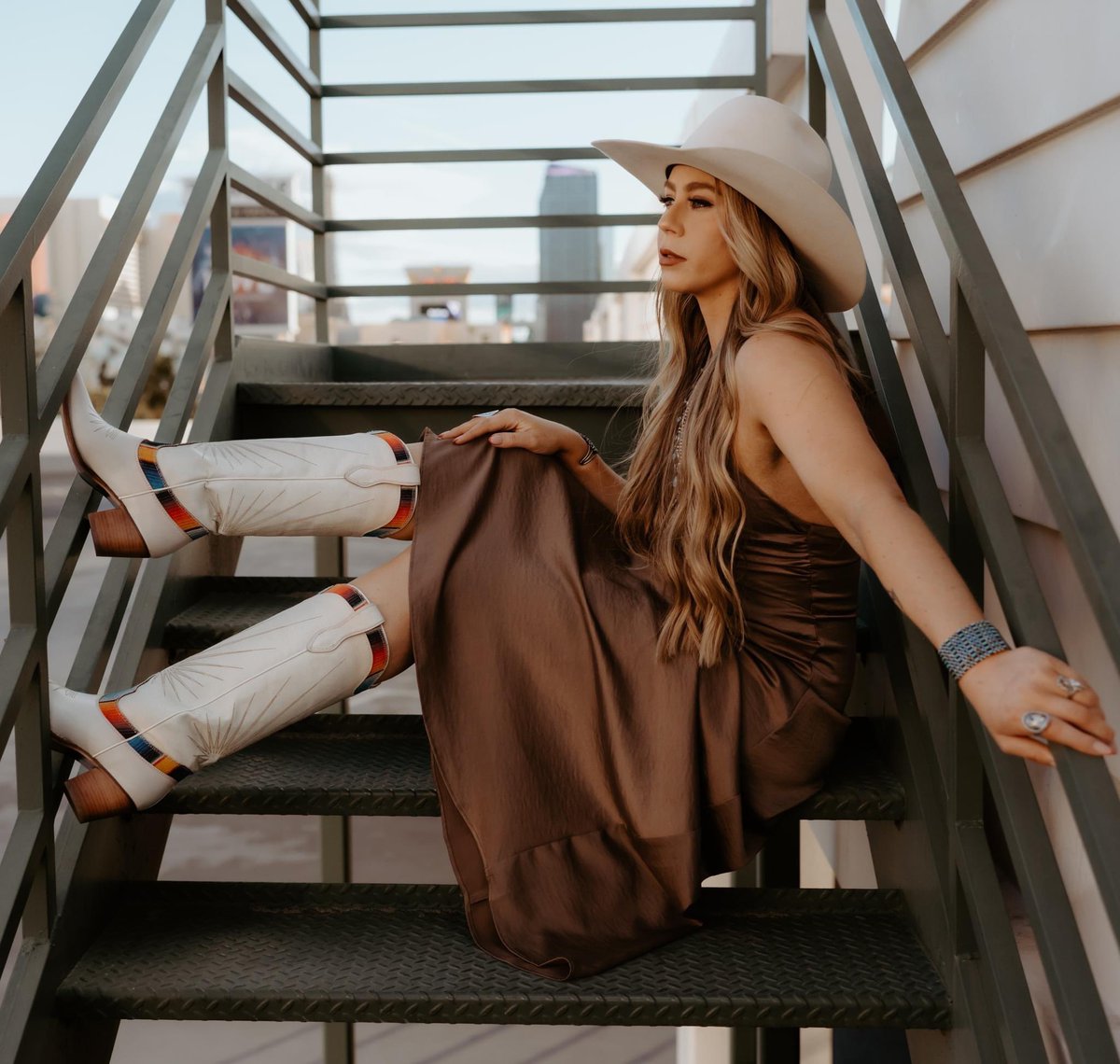 Happy New Year! 🎇

We have so many new styles that we can't wait to show you!🤩

📸: Danja Barber Photography 
🧍‍♀️: West Desperado by Shaley Ham