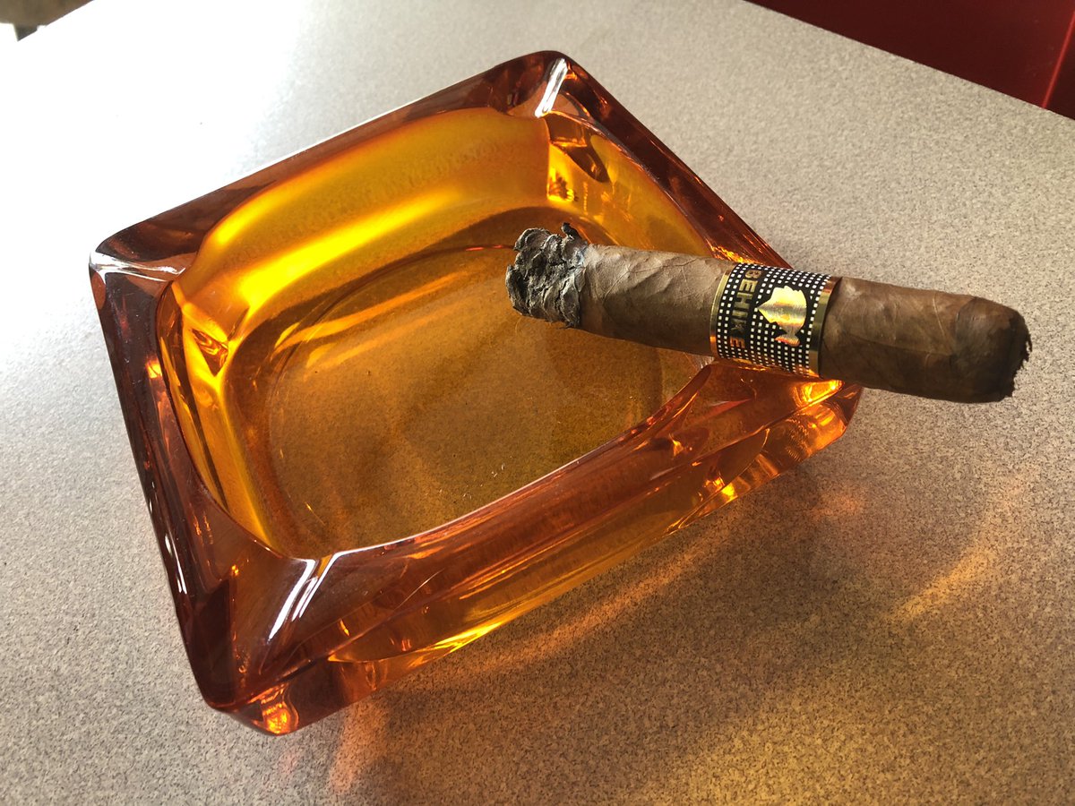 ReadyForCigars's tweet photo. Today I am celebrating my last official day on the clock with a gift from a friend! https://t.co/km9IYJkLoy