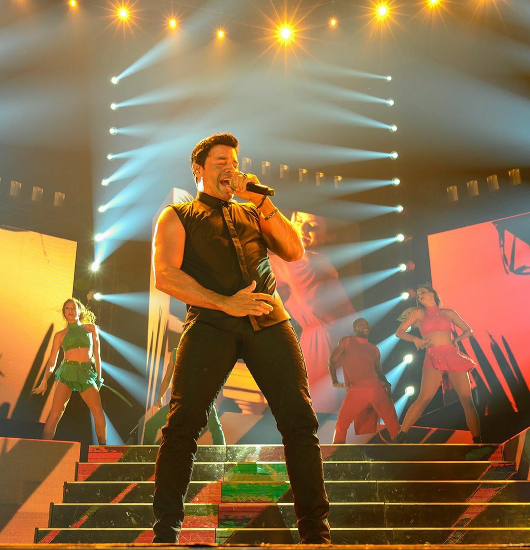 Formula_Music's tweet photo. ¡DIFÍCIL!
¿A cuál de estos dos artistas irías ahora mismo a verlo en concierto?
🔃 CHAYANNE 
❤️ RICKY MARTIN https://t.co/hOdpnP3qfy