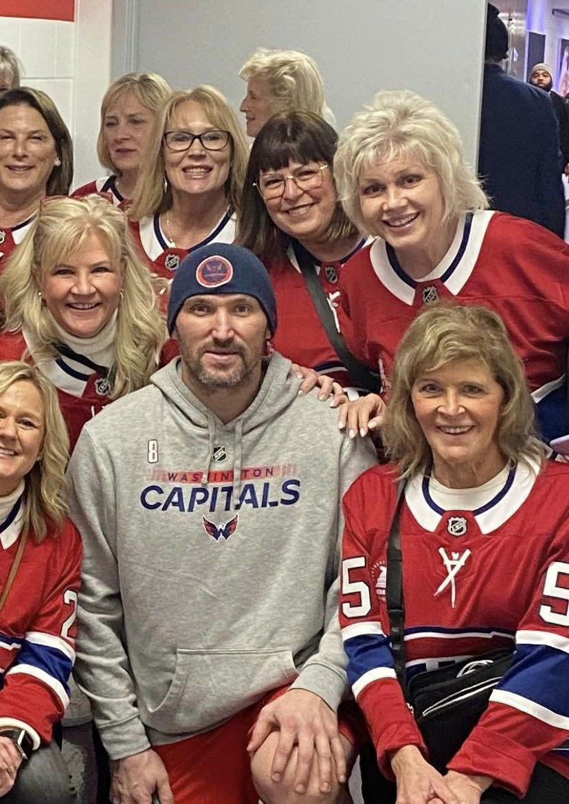 Alex Ovechkin embarassed the Habs infront of their moms and then took a picture with them
