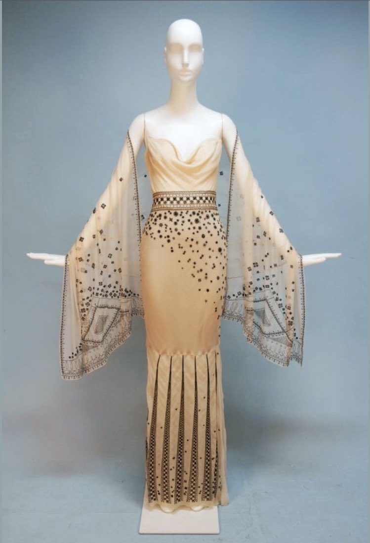 Happy would’ve been birthday to Jeanne Lanvin, creator of this #Frockingfabulous #gravymagnet of the 1930s! #Fashionhistory via Live Auctioneers.