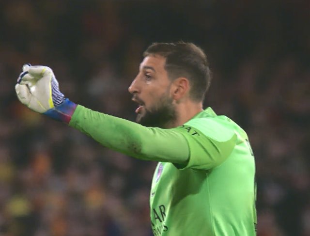 CadisEtrama_'s tweet photo. Tweet risqué : Donnarumma est un gardien très sur-coté, Navas le foudroie https://t.co/rW8wbi50mR