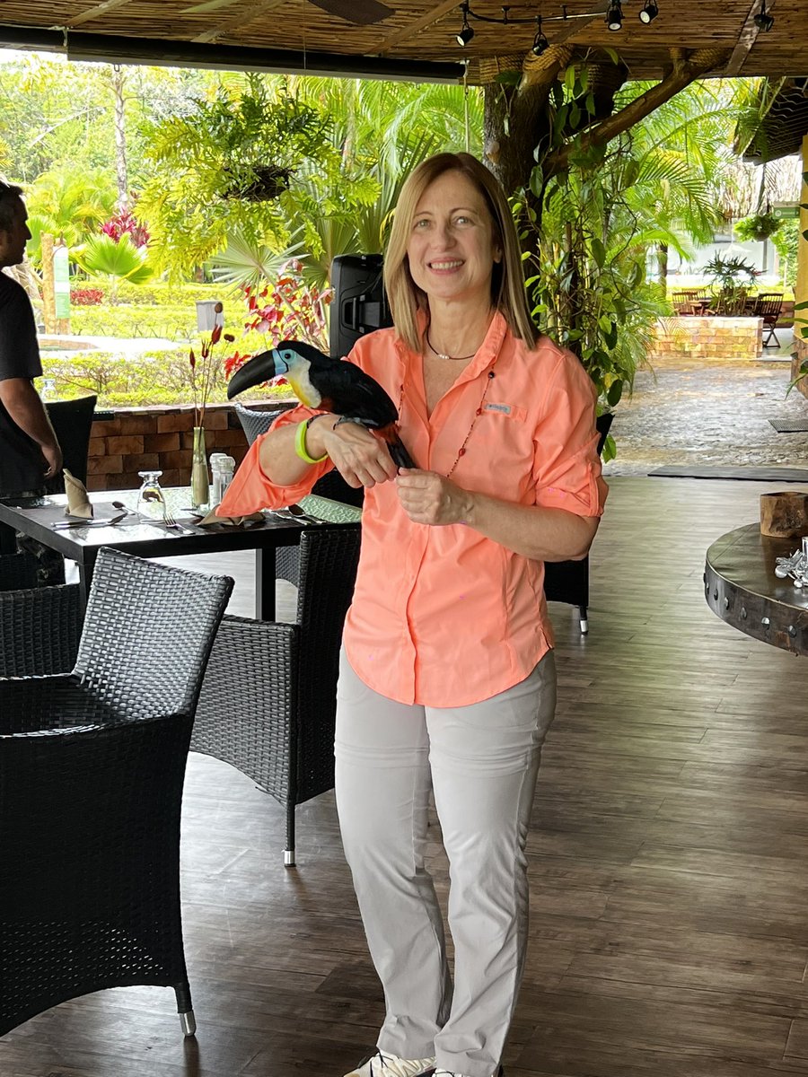 Por un 2023 con muchas razones para ser felices 💛💙❤️