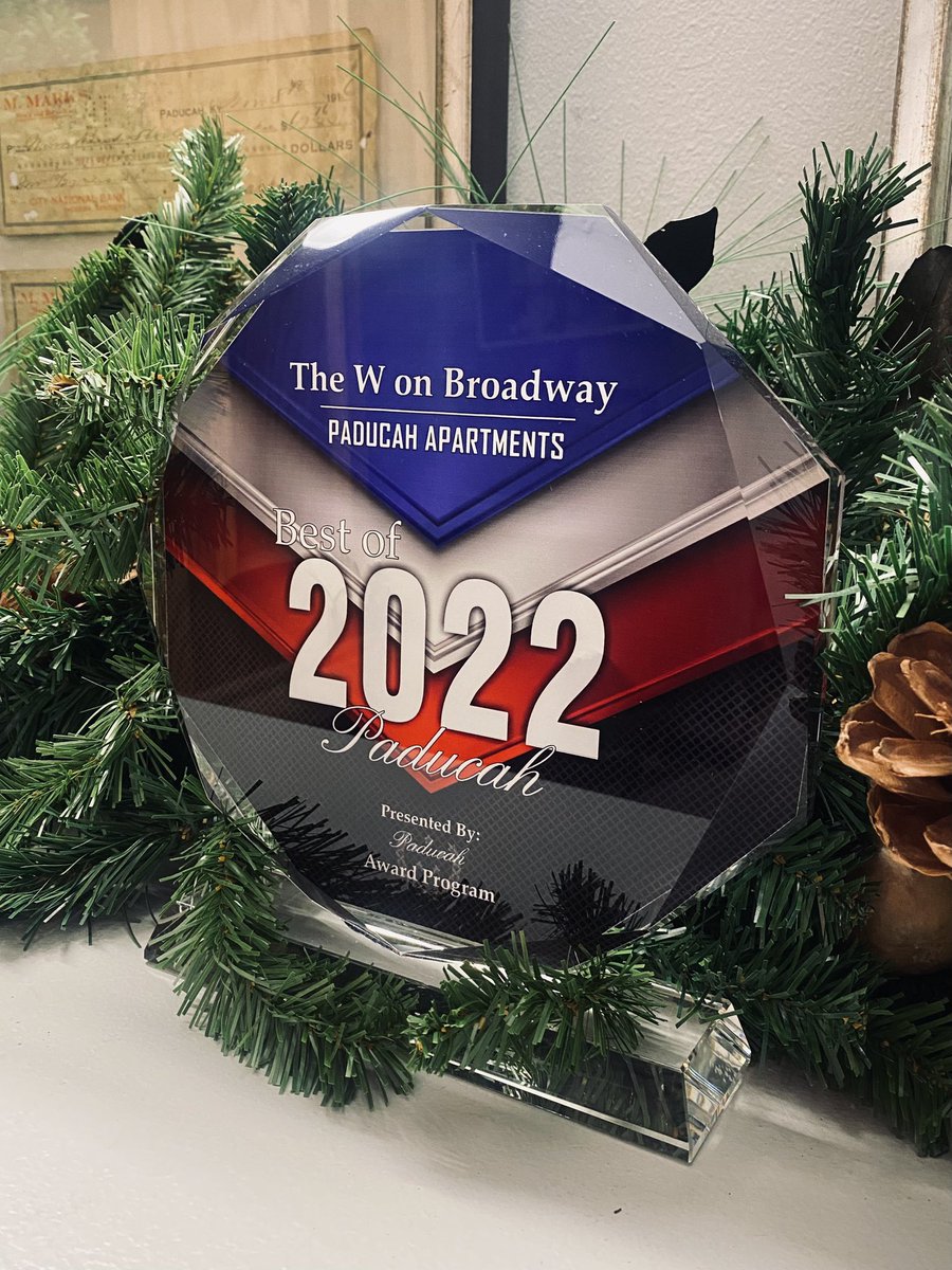 thewonbroadway's tweet photo. Happy New Year - May you be awarded great opportunities in the upcoming year! #BestOf2022 #PaducahAwardProgram https://t.co/vhpBFdVHDw
