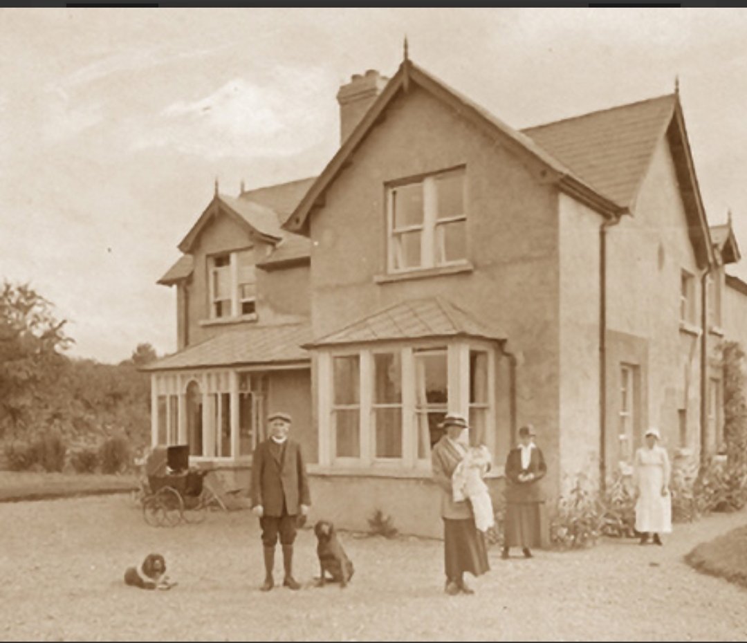 OLD PHOTOS WANTED
If anyone has any old photos of Ballycarney we would love to see them, in particular of the area around the crossroads. #wexford #Ballycarney