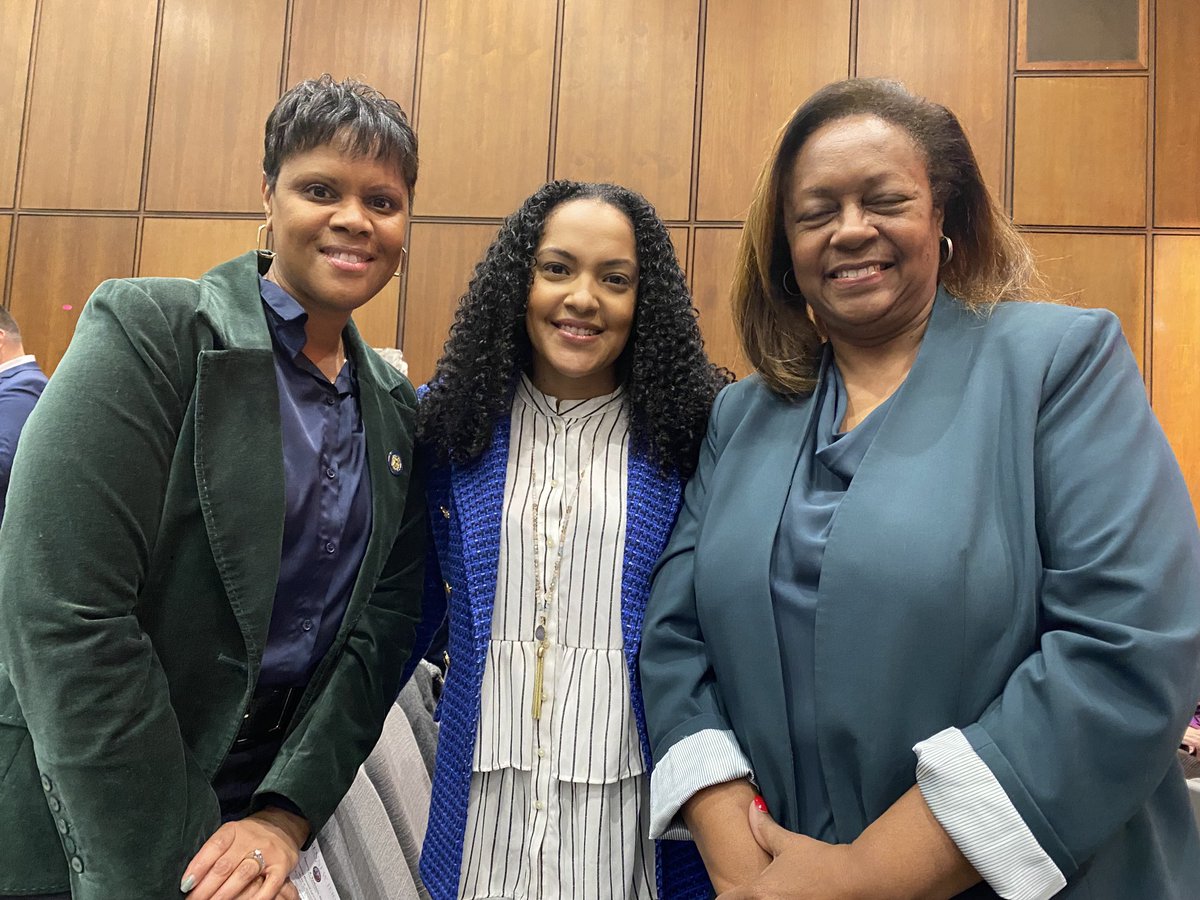 SenatorLorettaW's tweet photo. Black women helped to save our democracy. These three will make our state and community better for all of us in 2023.NJ and Teaneck be proud https://t.co/foYnVrhNl9