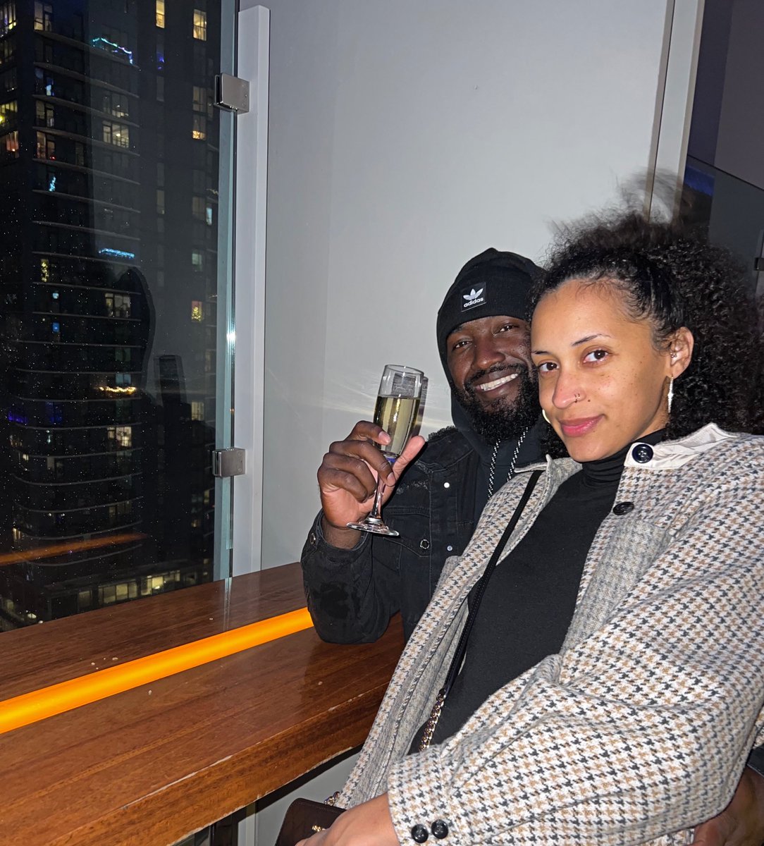 She knows how to bring that smile outta me ! Happy New Year 🎆