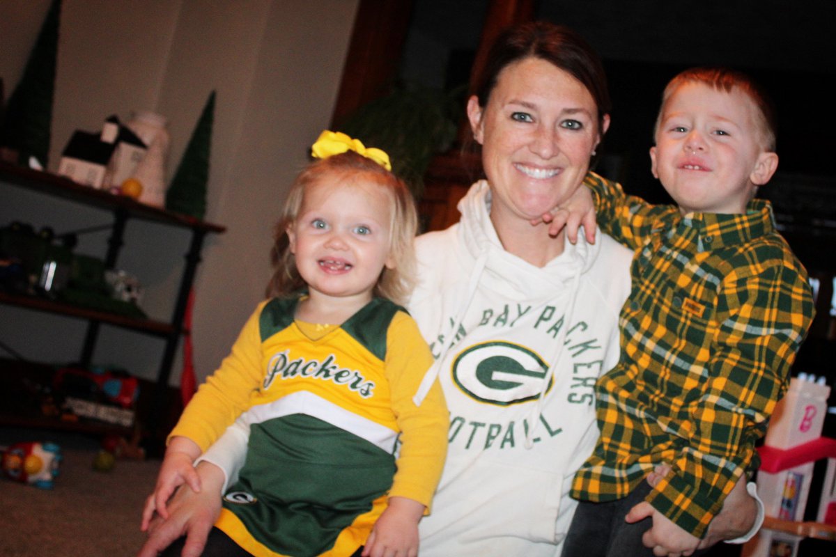 K84IAST8's tweet image. Raising ‘em Right! #packerbackers #playoffsherewecone🏈 #GoPackGo