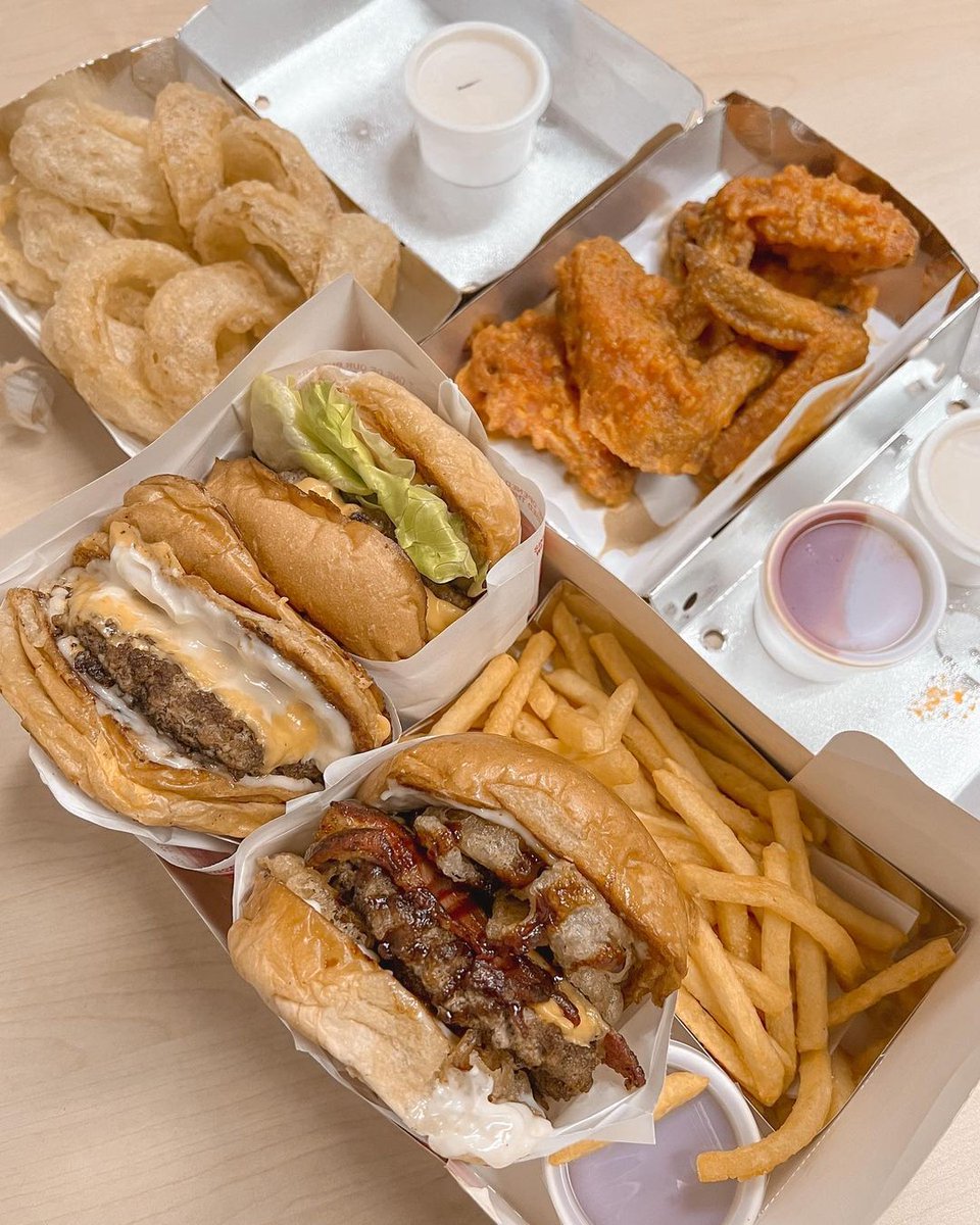 SweetXManila's tweet photo. Tag a friend whose new year's resolution should be to try everything on the #SweetX menu ⬇️ (📸 @gielovestoeat) https://t.co/QaOz3nR4zZ