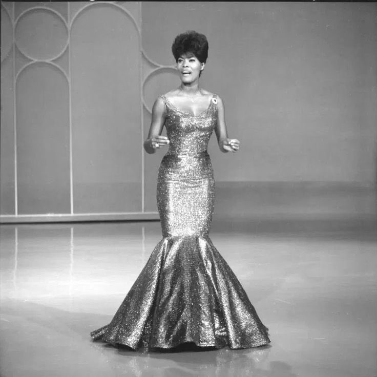 gentlemansdaily's tweet photo. @dionnewarwick First Black Pop Star, First Queen of Couture #DontMakeMeOver #CNNFilms https://t.co/6rQchNLxiy