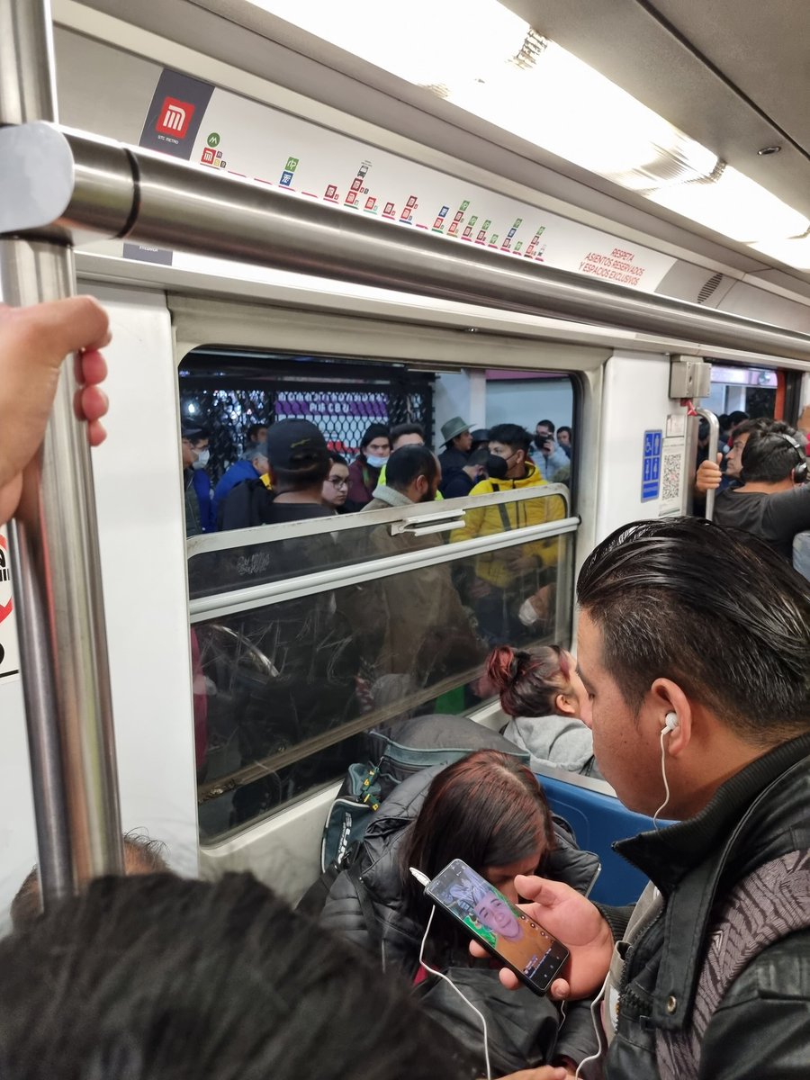 Davidlsa8's tweet photo. @MetroCDMX iniciando de la mejor manera,  metro observatorio https://t.co/kQVdsMhXtE