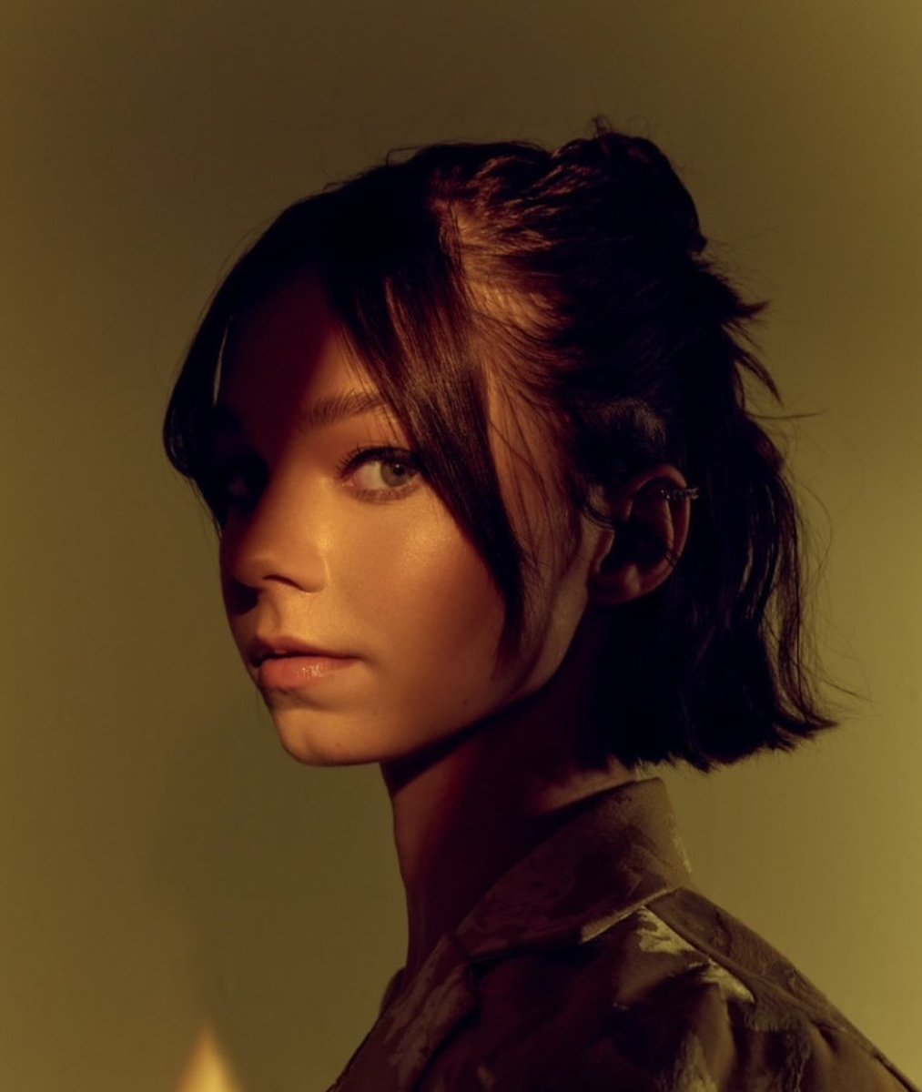 we as a society have moved on from these pics too quickly