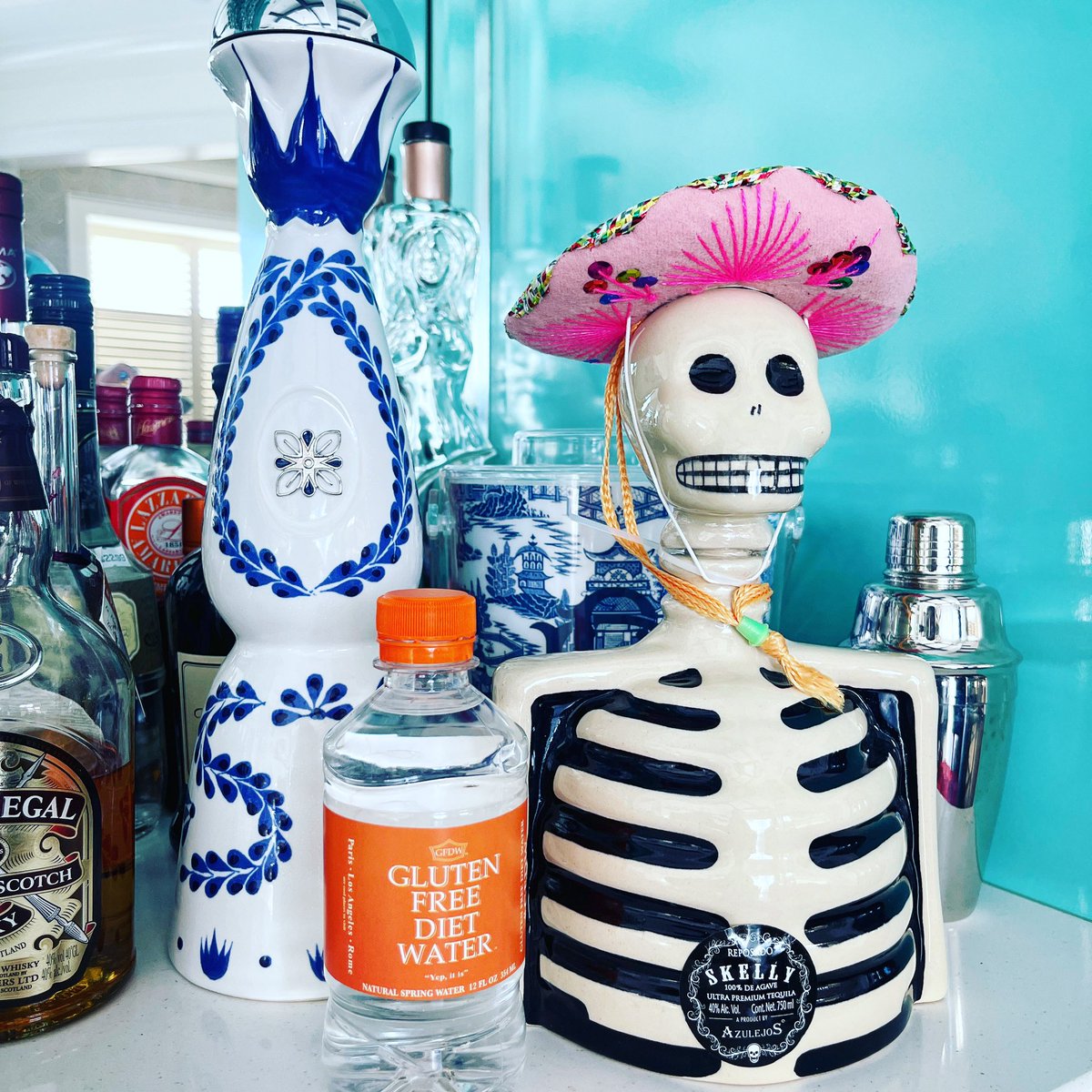 GFDWater's tweet photo. Happy new year!!! May your dry January still be wet with #GFDW. Salud! #drinkhappy #HappyNewYear https://t.co/QOcAYcFCp3