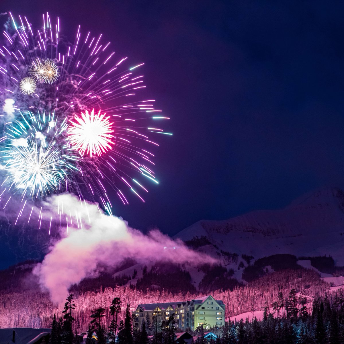 bigskyresort's tweet photo. We truly ended 2022 with a bang!

📷 @jonathanstone_ taken 12.31.22 https://t.co/a6drOVEuip