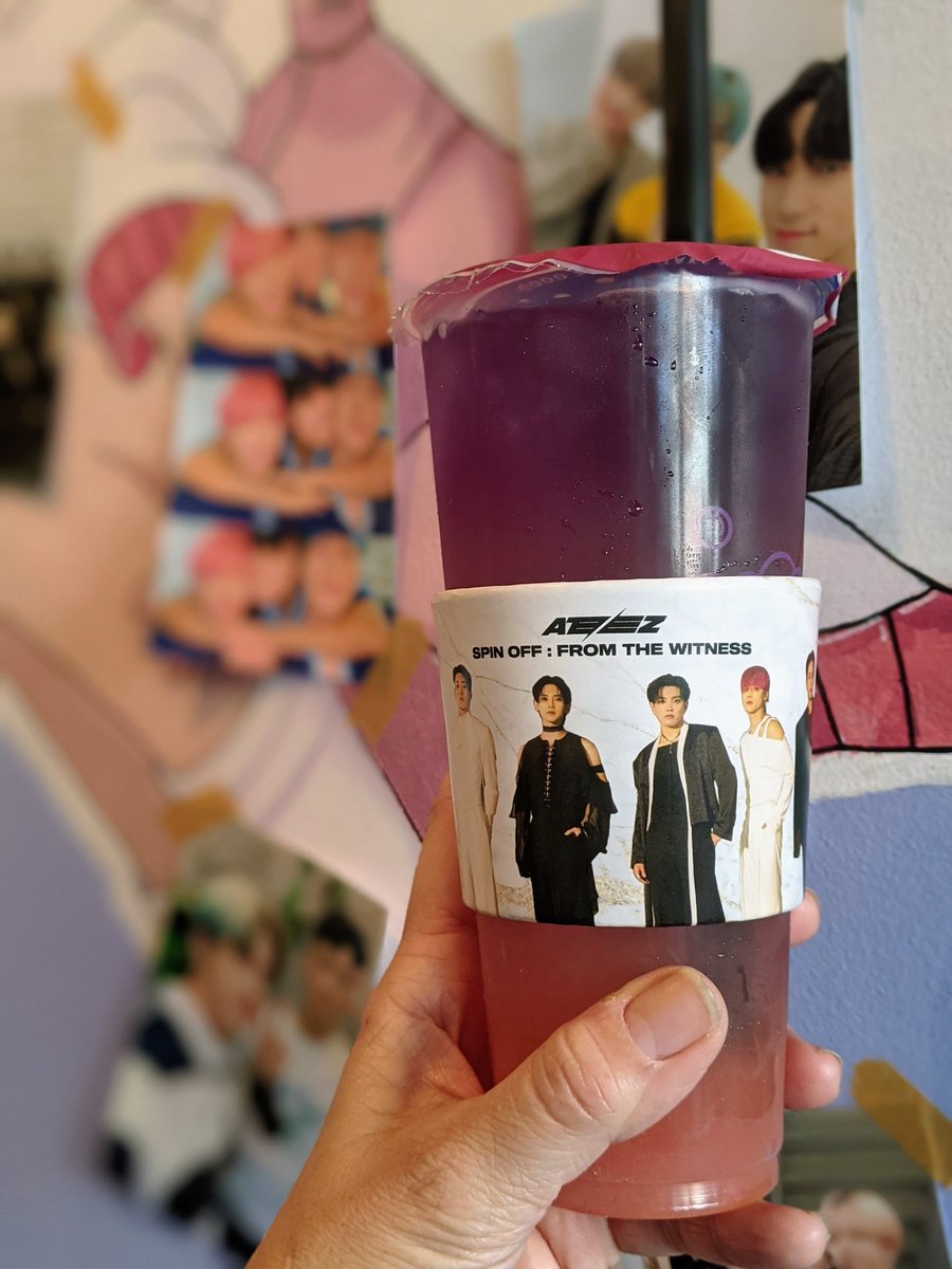 officialMOMtheK's tweet photo. enjoyed the Halazia cb cup sleeve event in SF today, tysm @EverydayA_Shop!!

#ATEEZ_HALAZIA https://t.co/5tWbeMoIgV