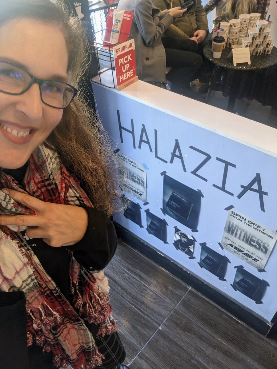 officialMOMtheK's tweet photo. enjoyed the Halazia cb cup sleeve event in SF today, tysm @EverydayA_Shop!!

#ATEEZ_HALAZIA https://t.co/5tWbeMoIgV